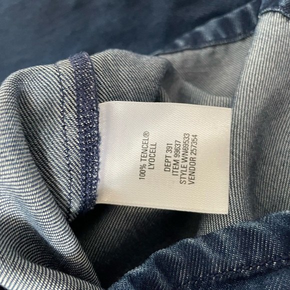 Nordstrom Women Blue Denim Chambray Embroidered Back Cut Out 100% Lyocell Large - Picture 5 of 7